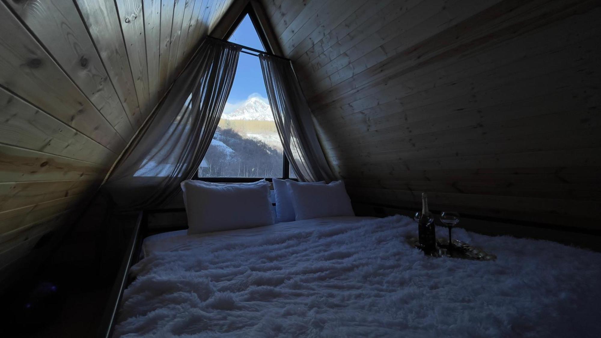 View Villa Kazbegi Eksteriør billede