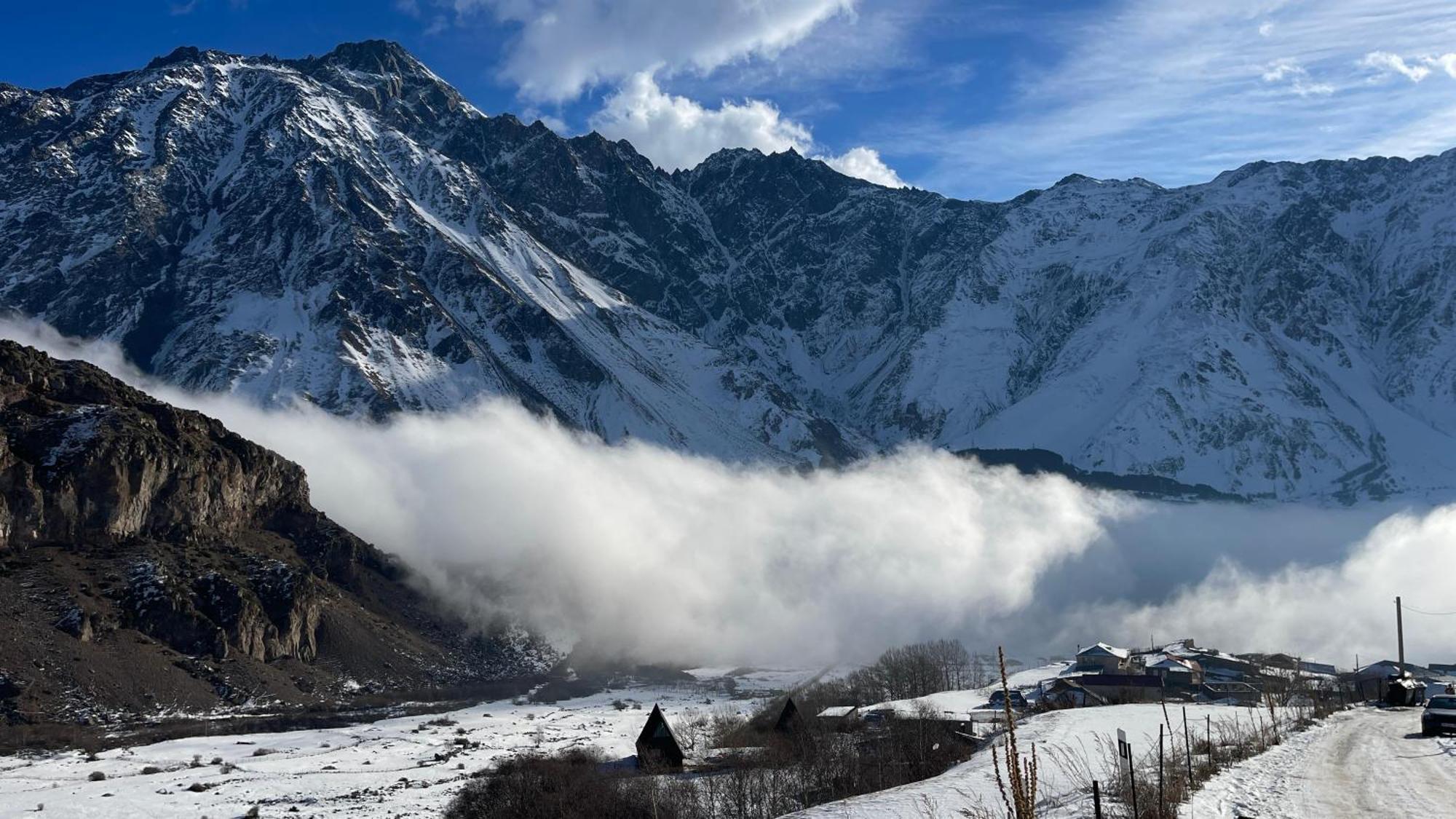 View Villa Kazbegi Eksteriør billede